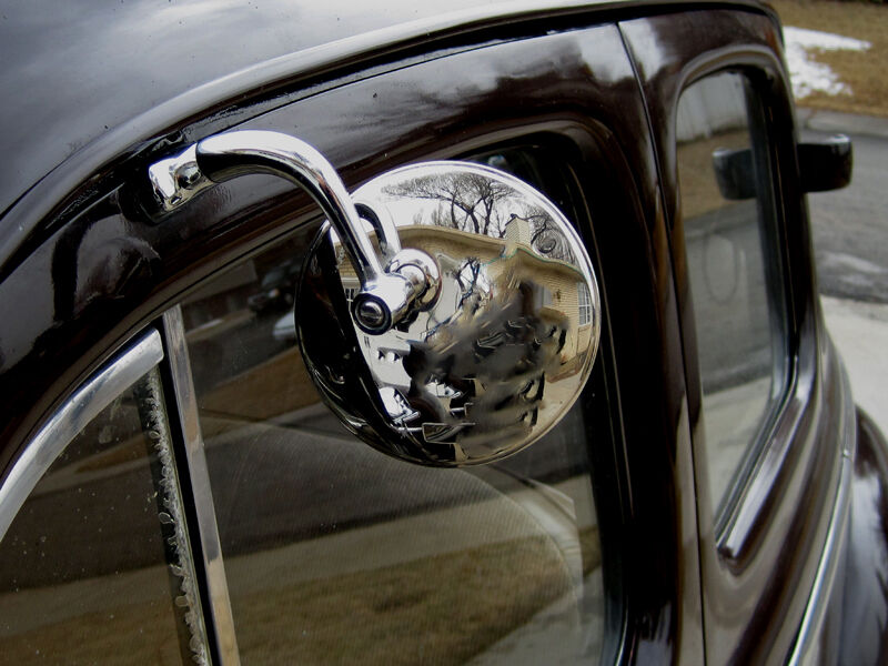 
                  
                    Peep mirror - Classical vintage clamp on mirror
                  
                
